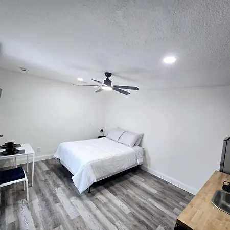 Lovely Single Apartment Tampa Exterior photo